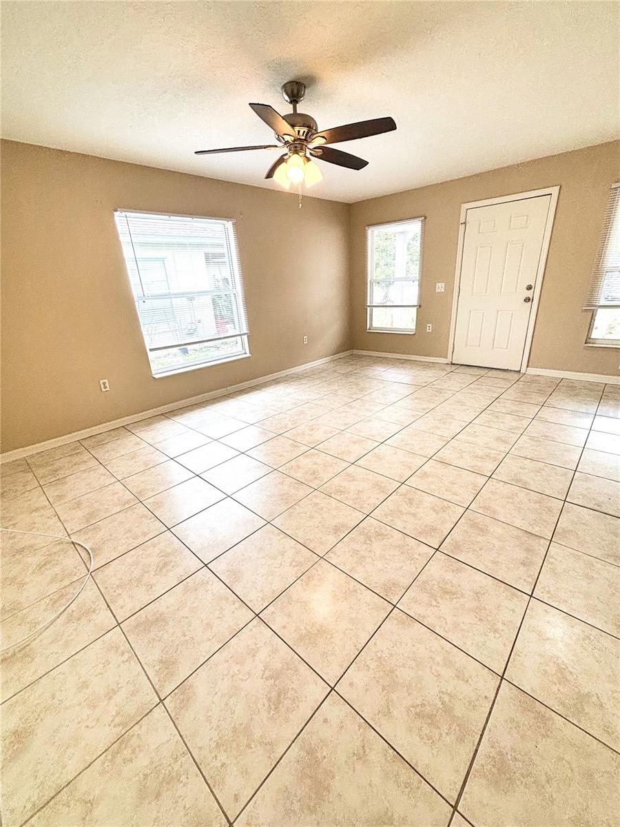 Image 10 of 16 For 516 Albatross Drive