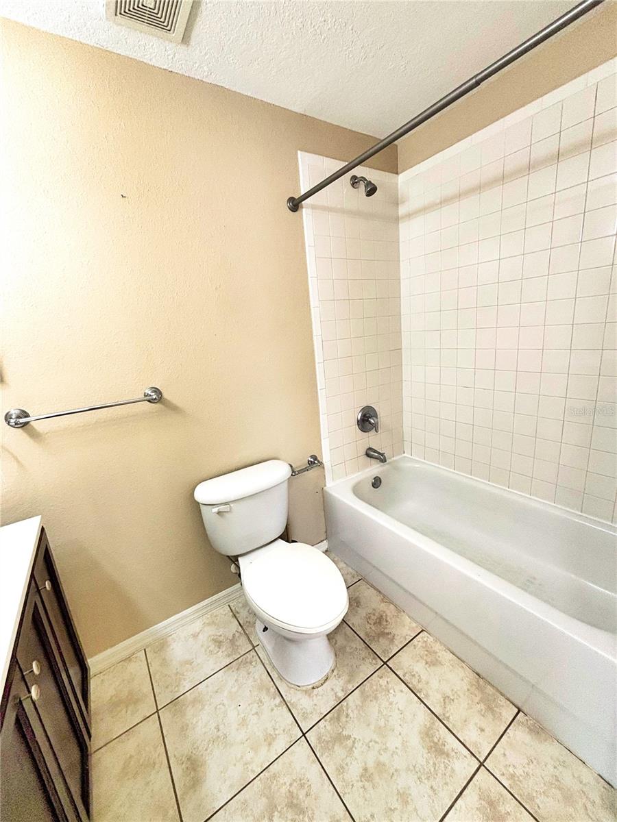 Image 12 of 16 For 516 Albatross Drive