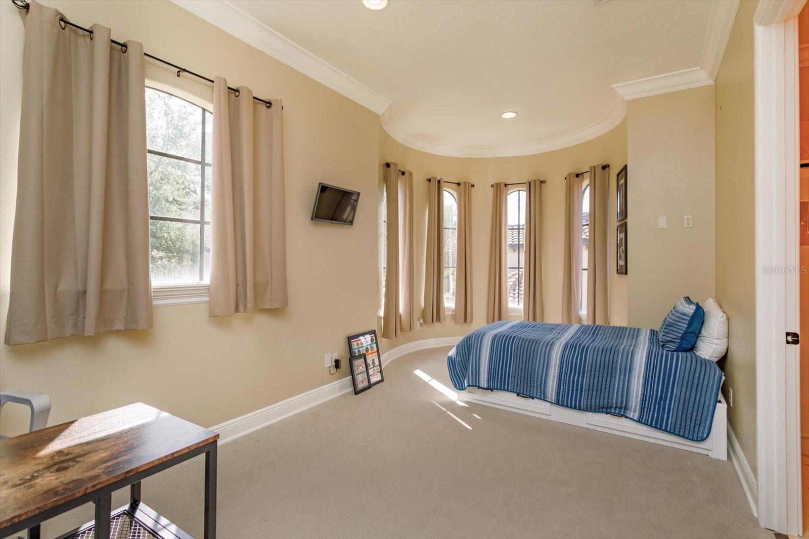 Image 37 of 50 For 5719 Emerson Pointe Way