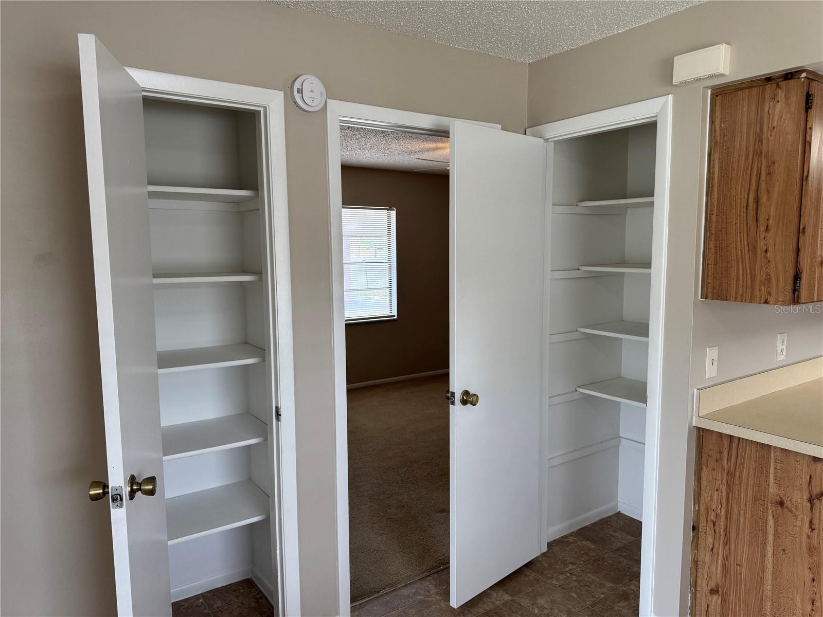 Image 6 of 19 For 701 Kings Cove Court