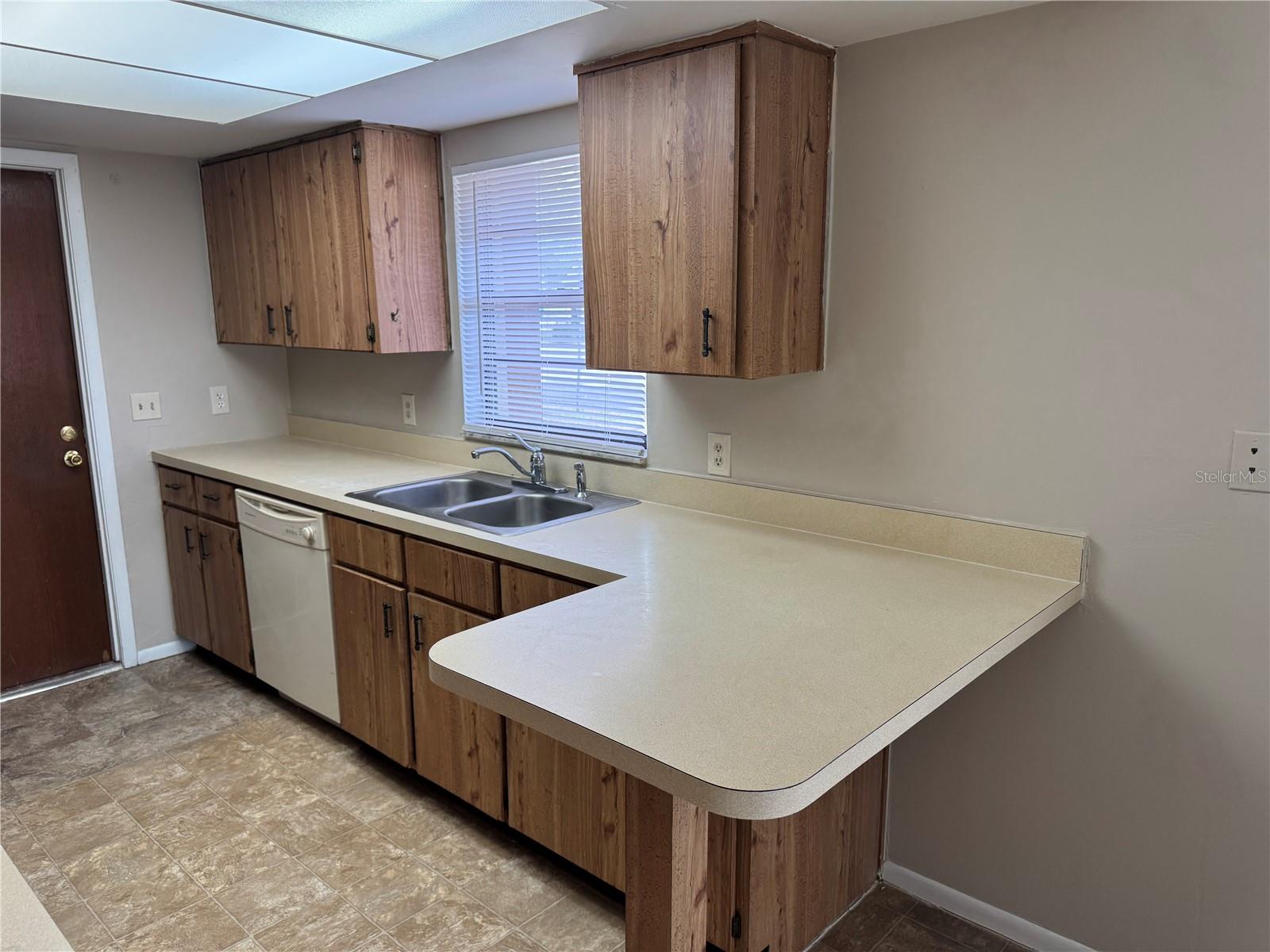 Image 7 of 19 For 701 Kings Cove Court