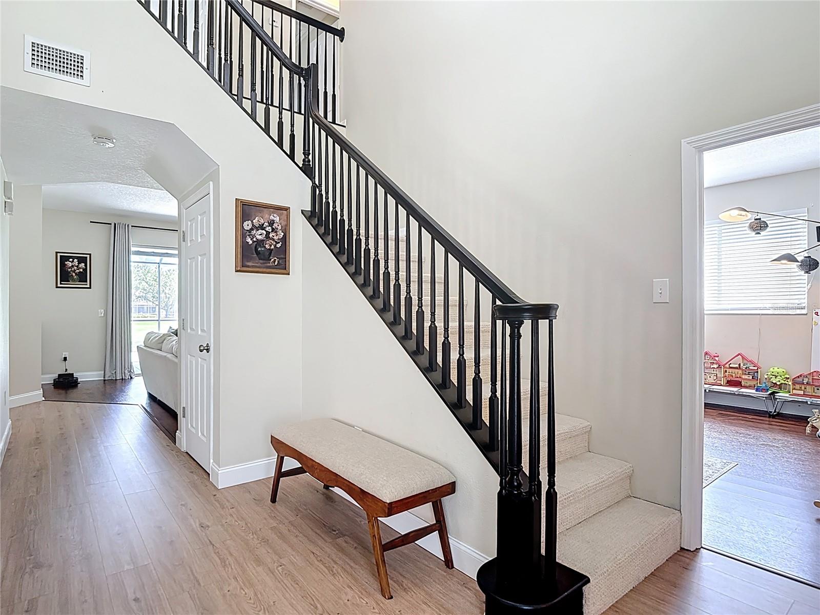 Listing photo id 10 for 18109 Kara Court