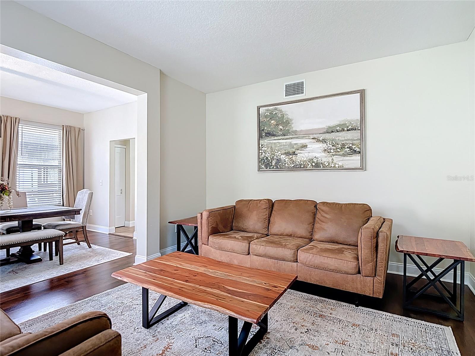 Listing photo id 15 for 18109 Kara Court