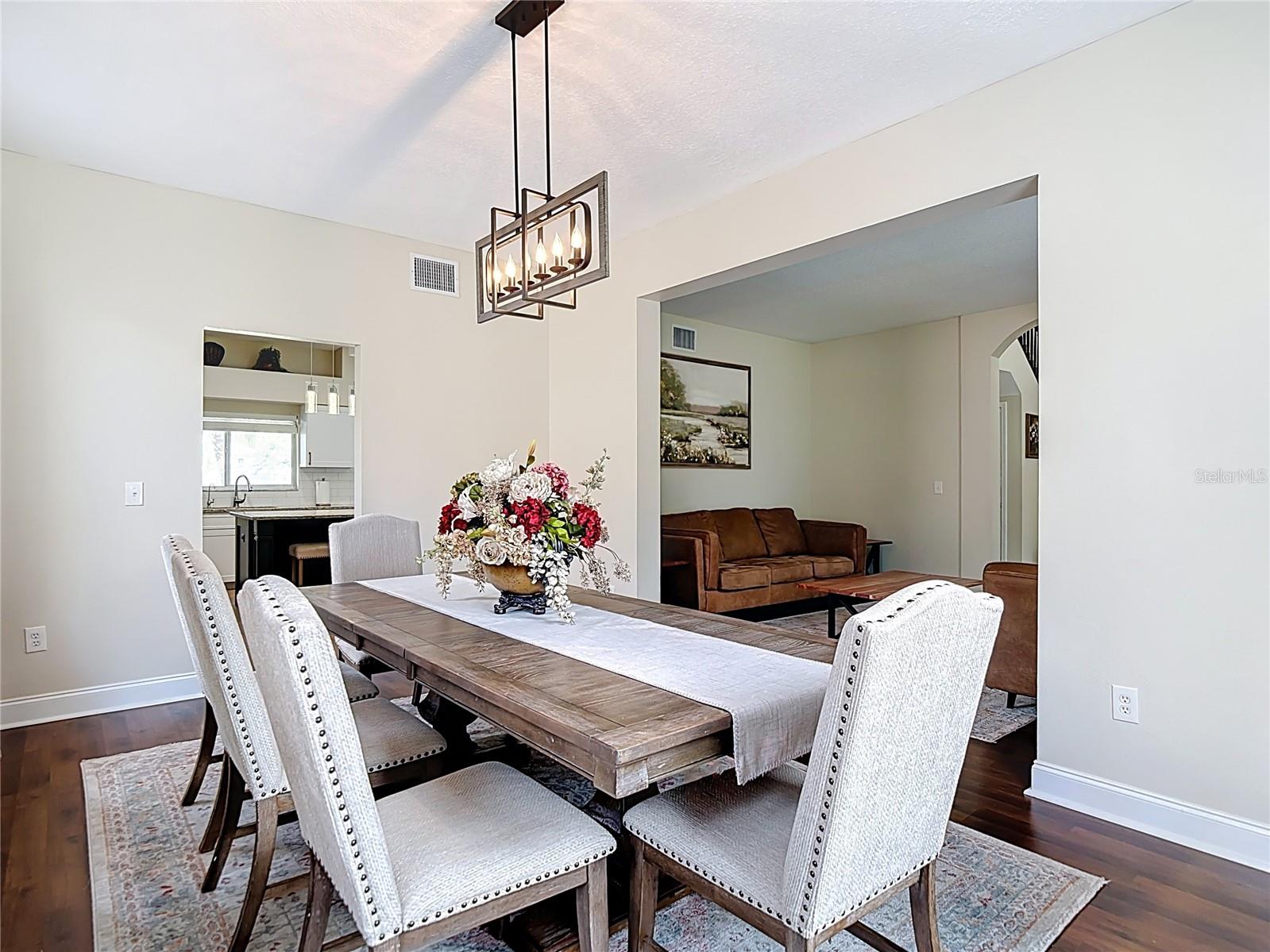 Listing photo id 19 for 18109 Kara Court