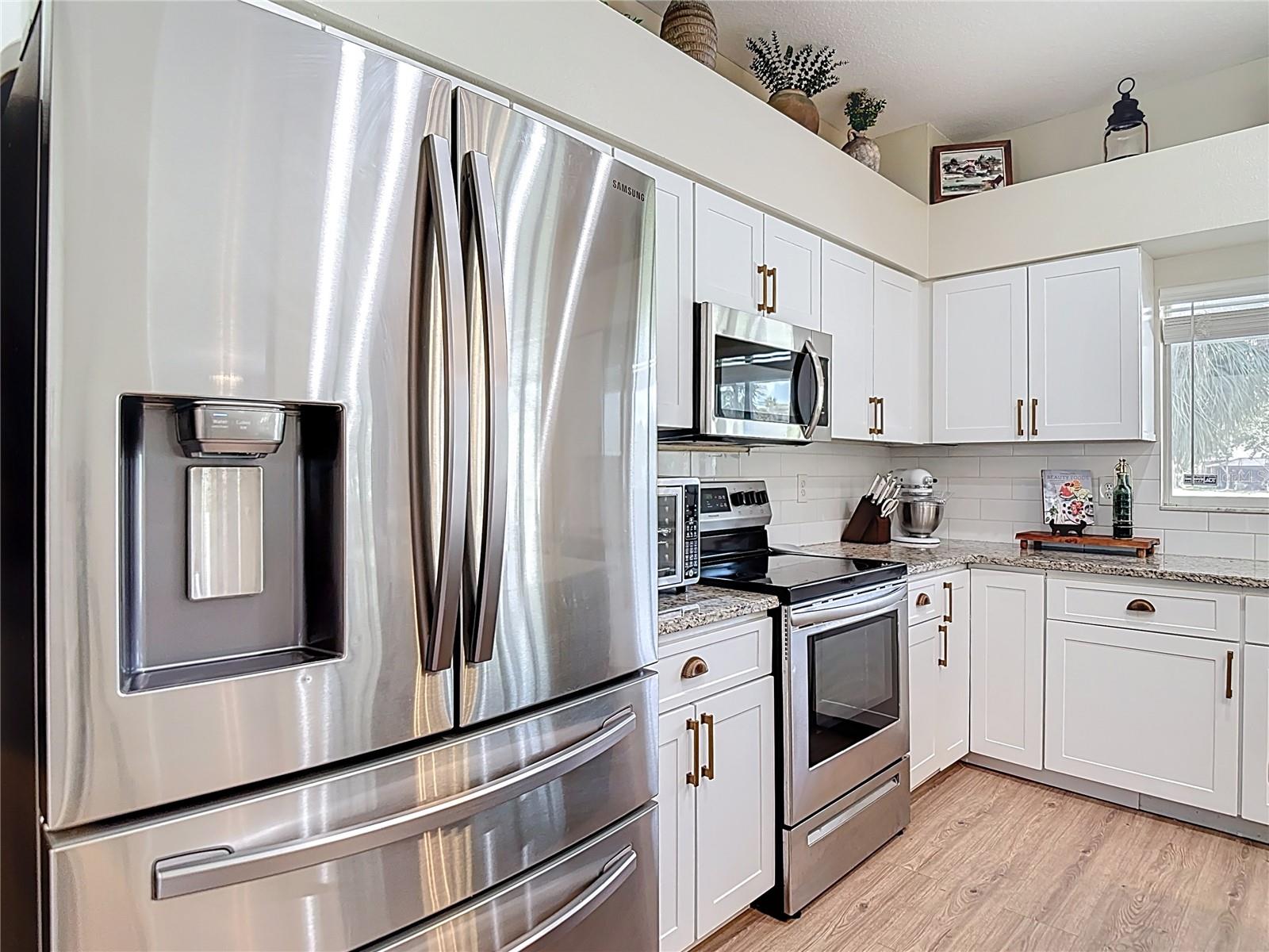 Listing photo id 20 for 18109 Kara Court