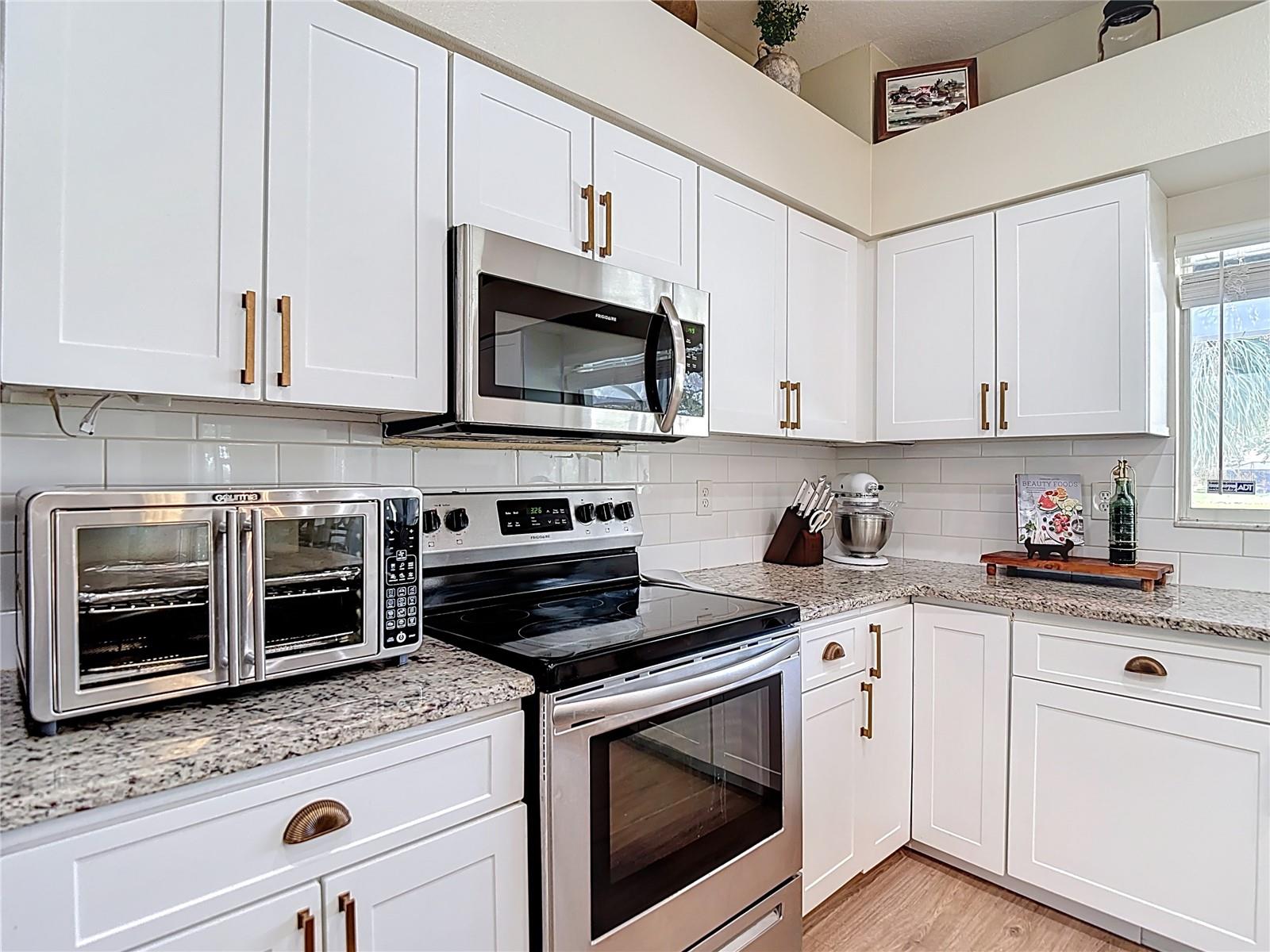 Listing photo id 22 for 18109 Kara Court