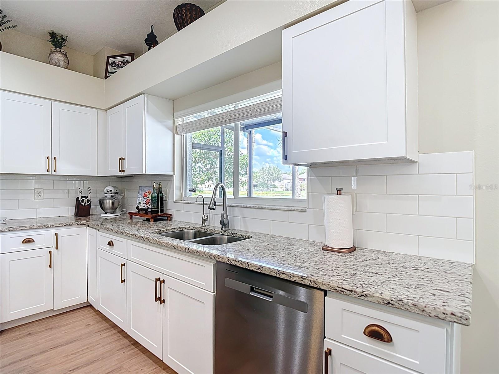 Listing photo id 25 for 18109 Kara Court