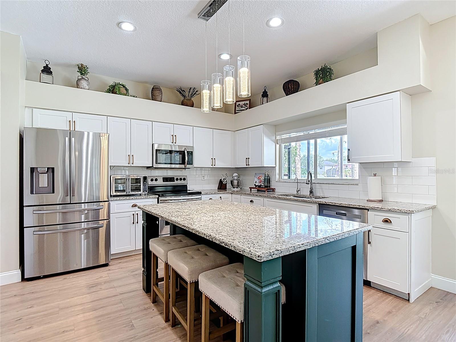 Listing photo id 27 for 18109 Kara Court