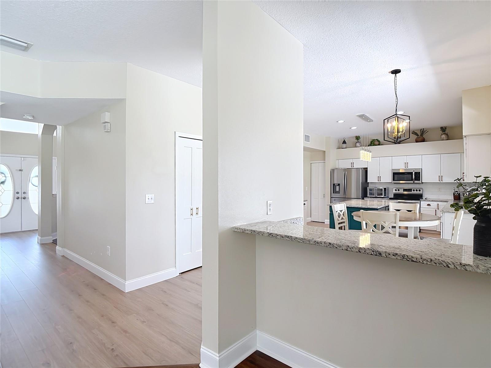 Listing photo id 32 for 18109 Kara Court