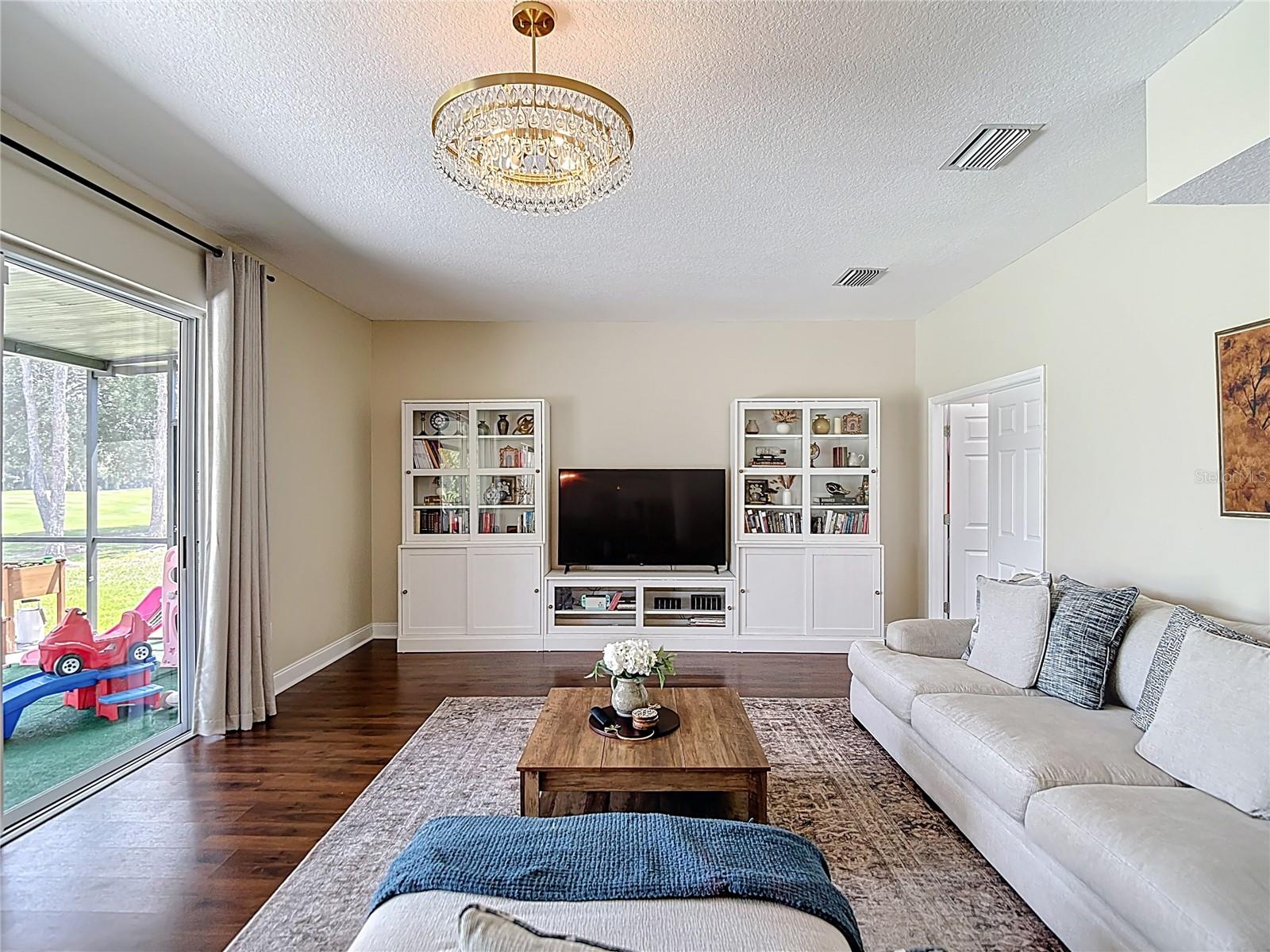 Listing photo id 34 for 18109 Kara Court