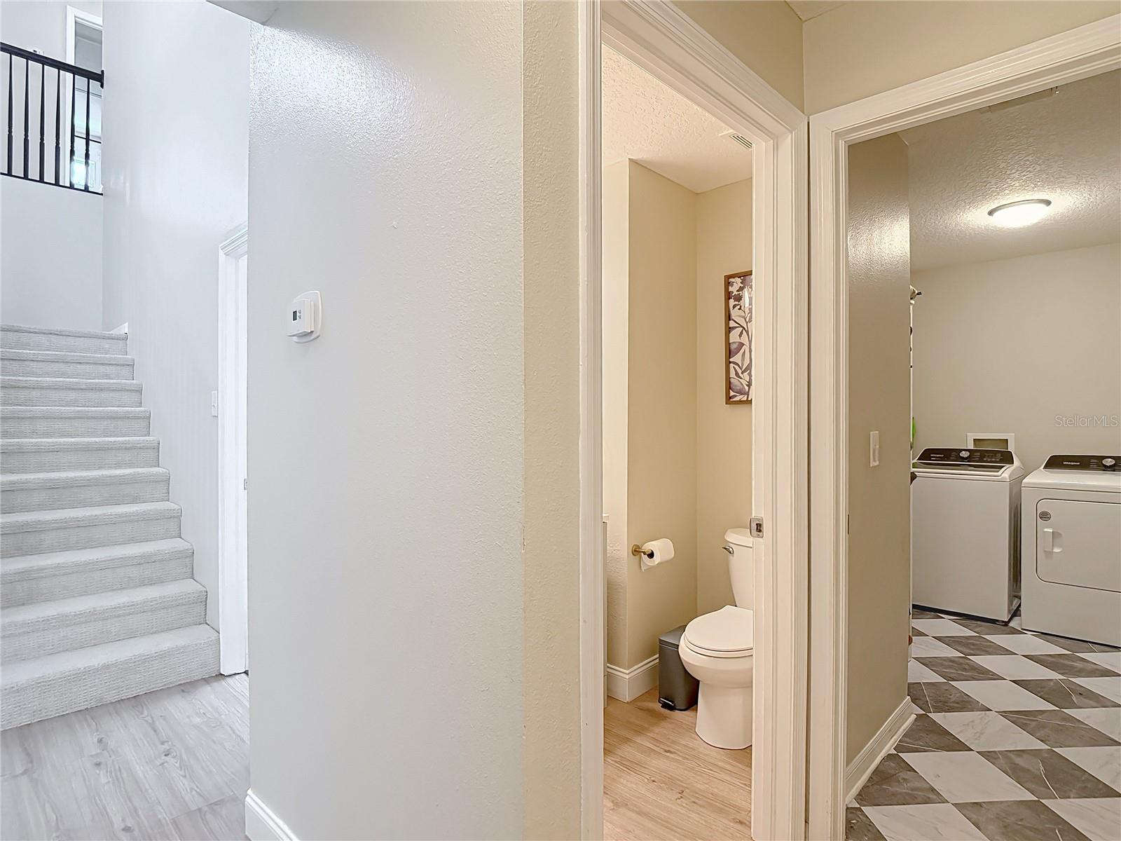 Listing photo id 38 for 18109 Kara Court