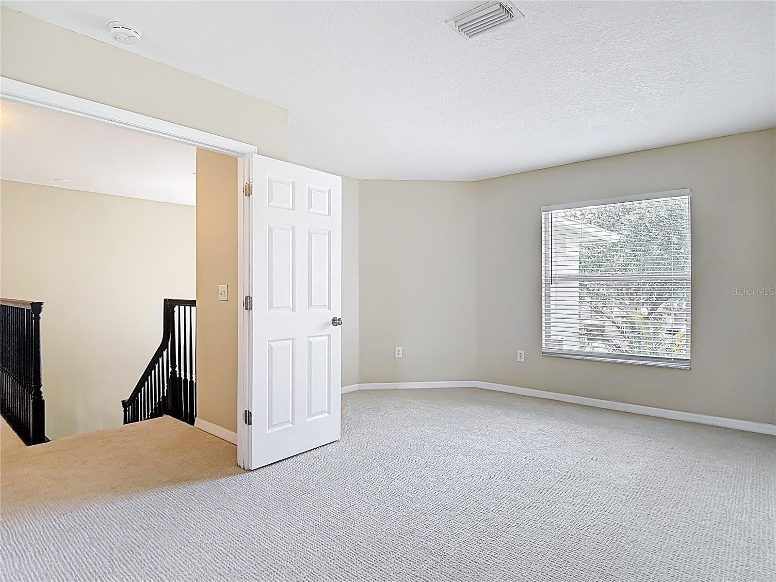 Listing photo id 47 for 18109 Kara Court