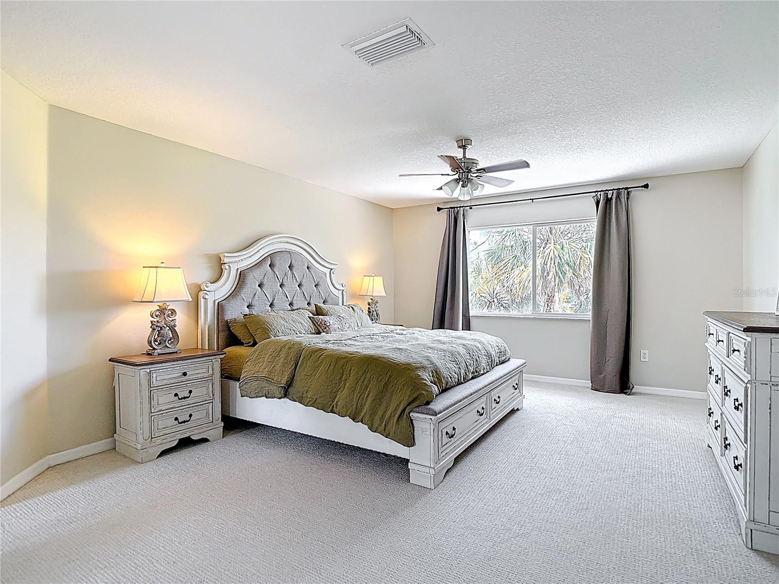 Listing photo id 49 for 18109 Kara Court