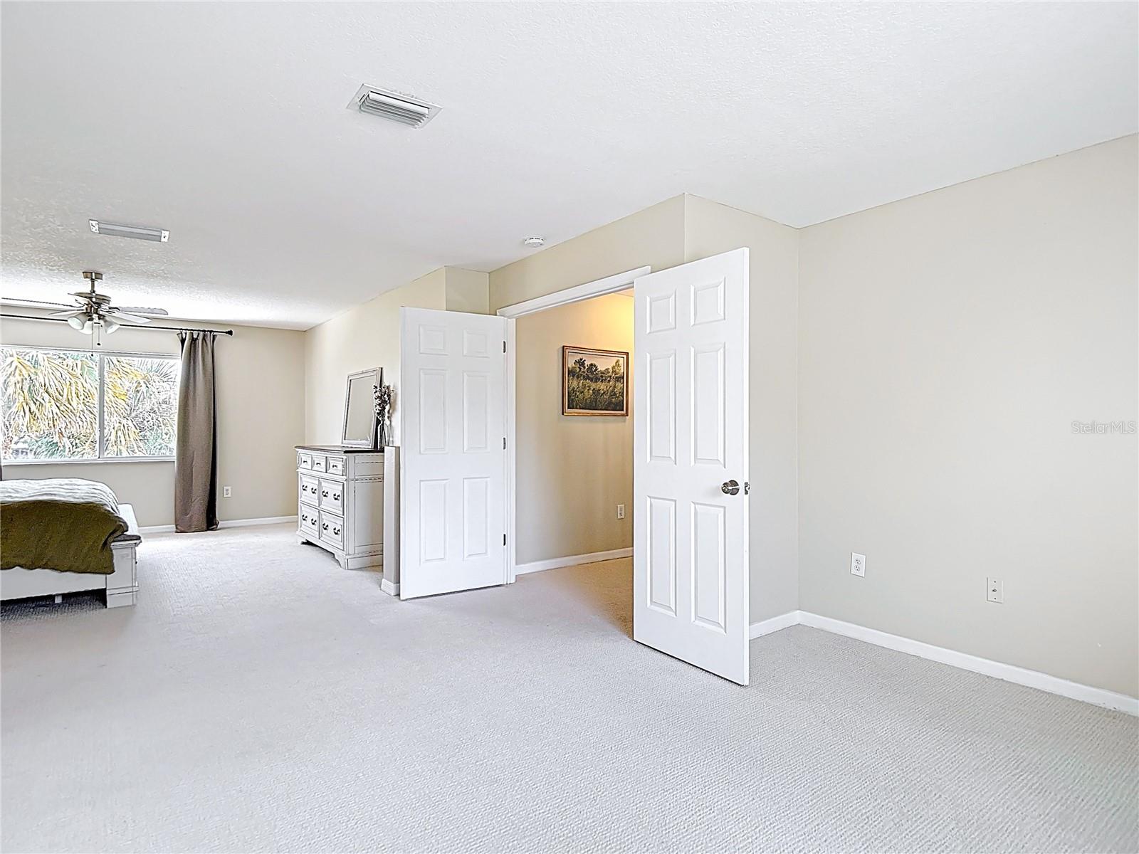 Listing photo id 50 for 18109 Kara Court