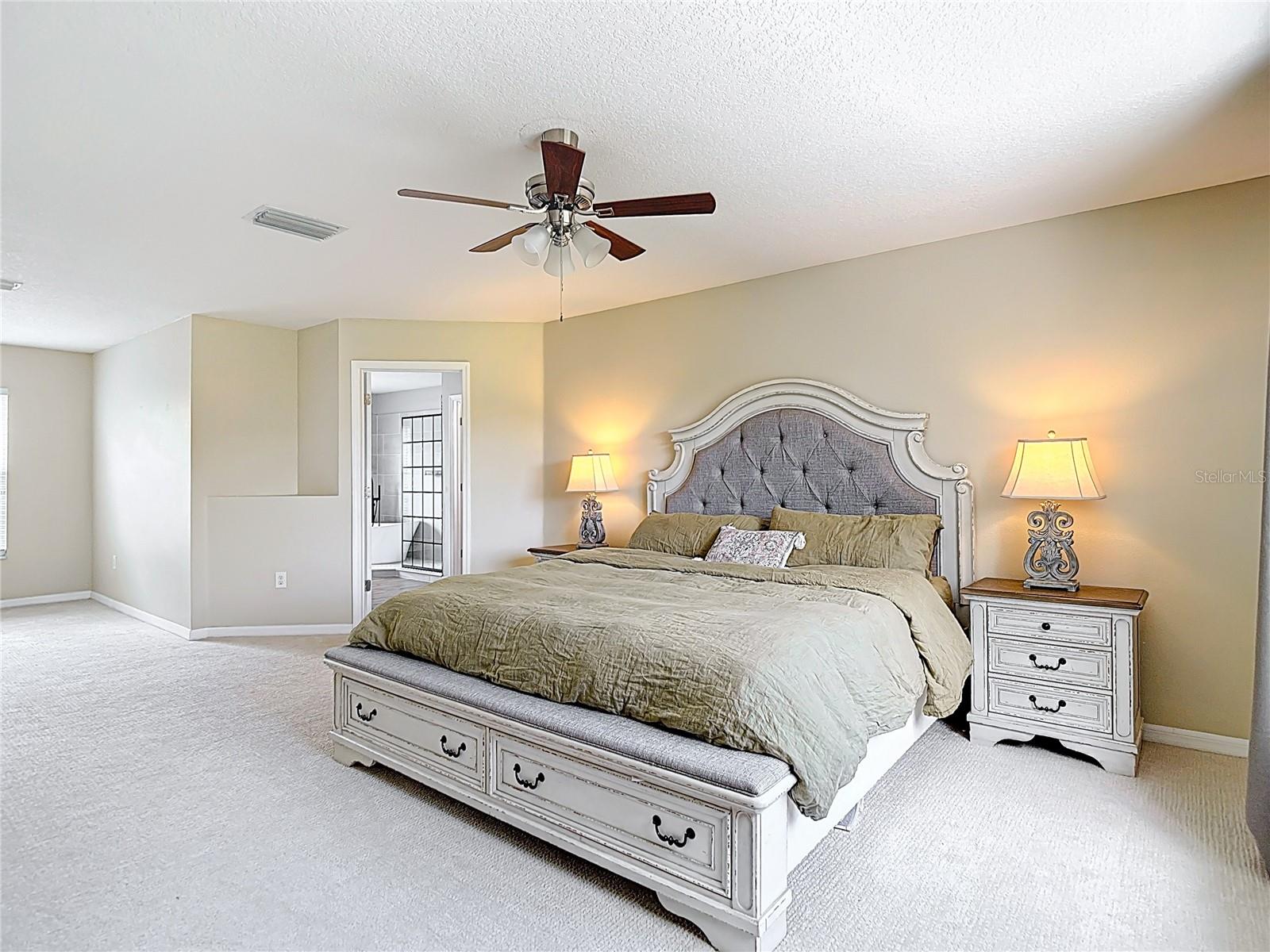 Listing photo id 51 for 18109 Kara Court