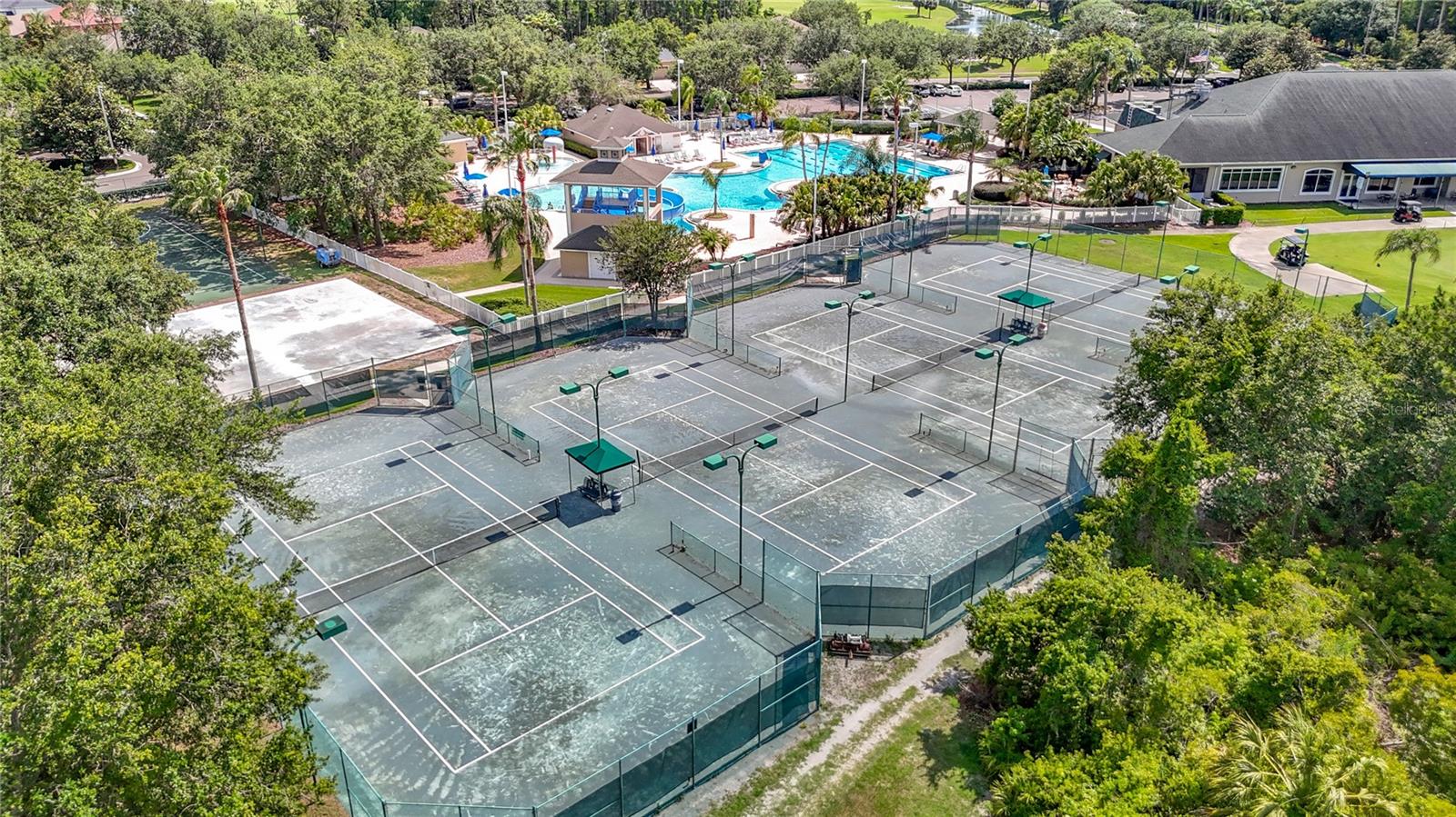 Listing photo id 91 for 18109 Kara Court