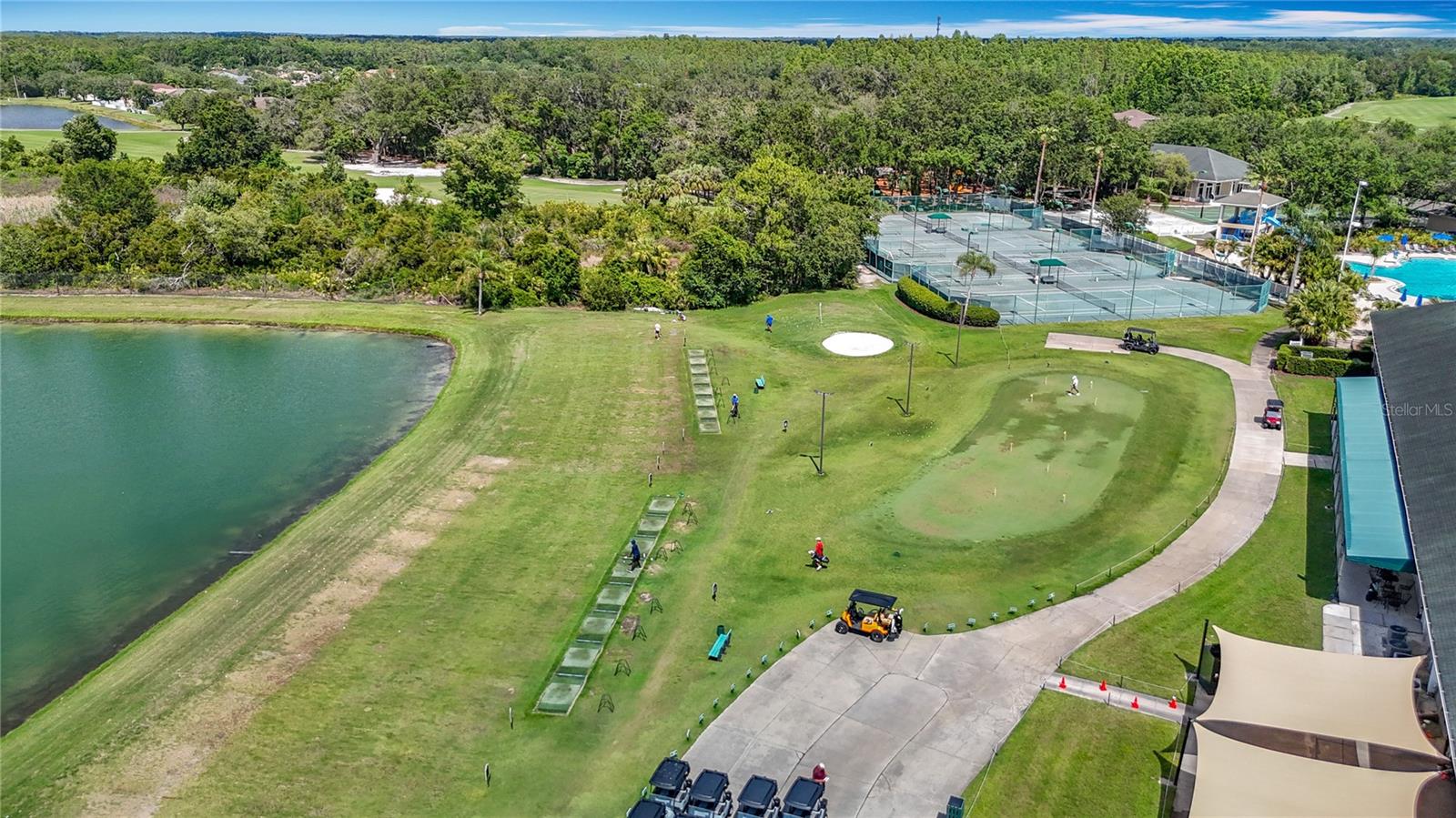 Listing photo id 95 for 18109 Kara Court