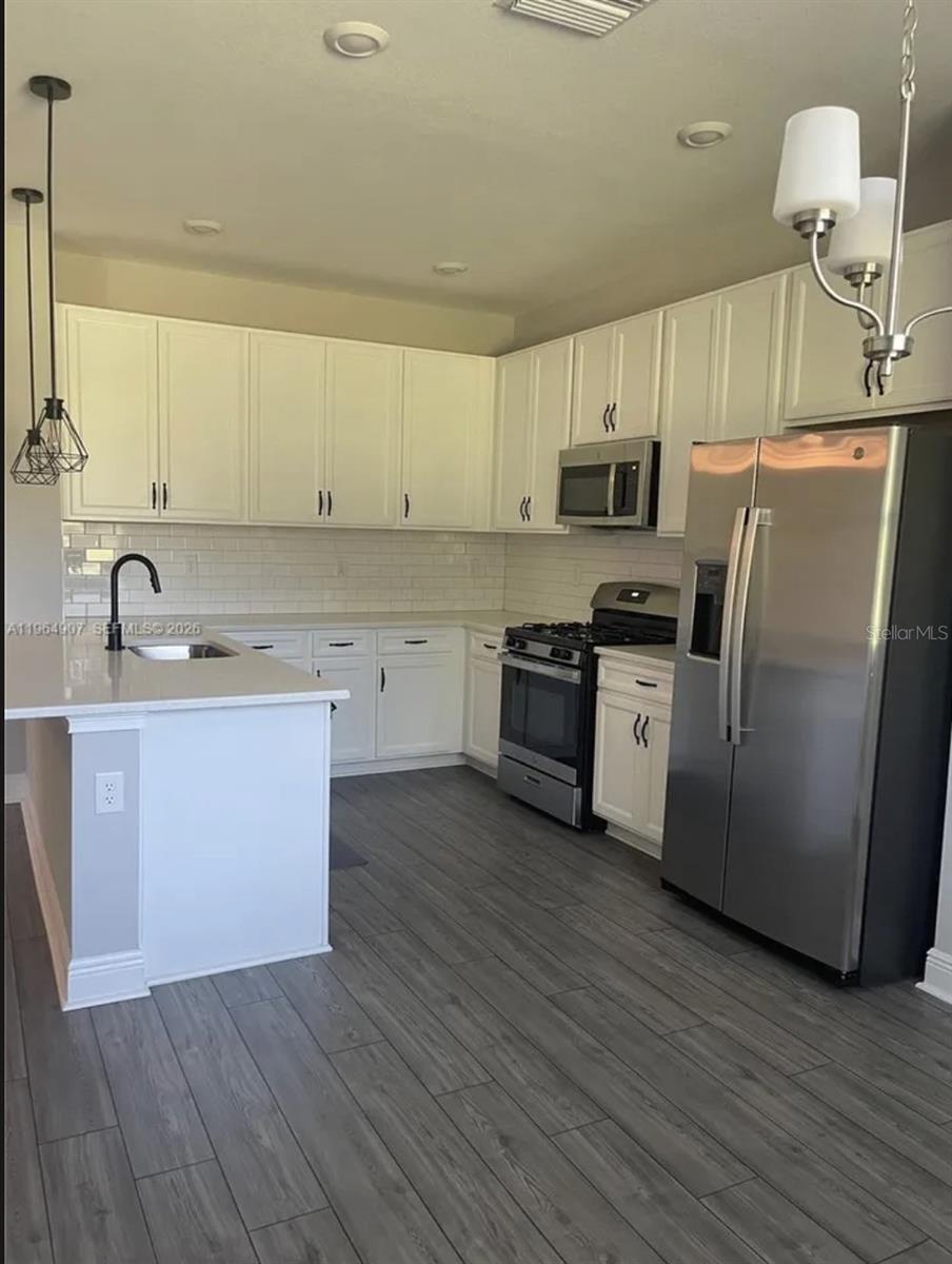 Image 3 of 11 For 8131 Tea Olive Terrace