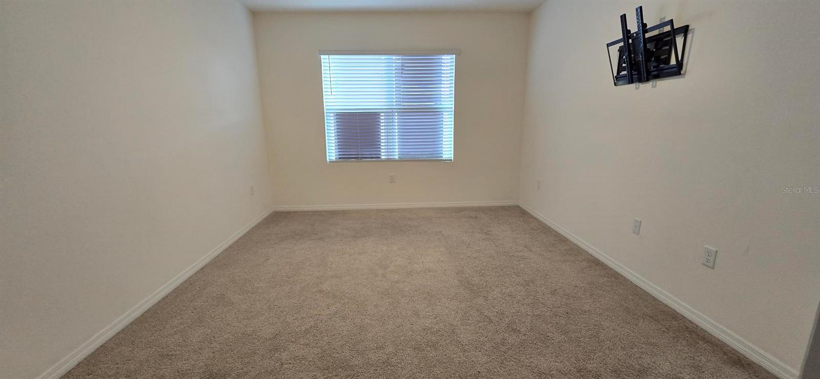 Image 9 of 23 For 804 Horsetail Drive