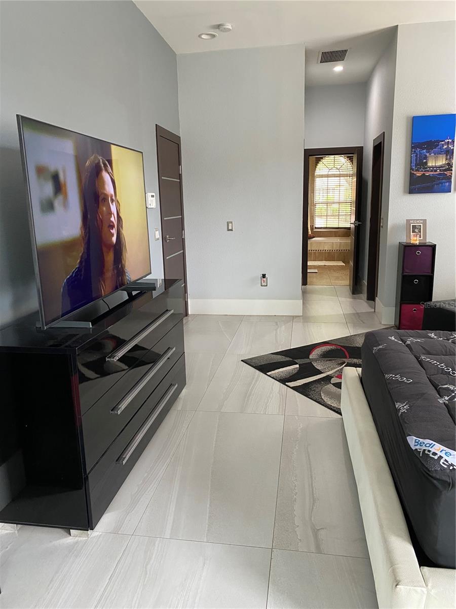 Image 11 of 29 For 1917 Pamlynne Place