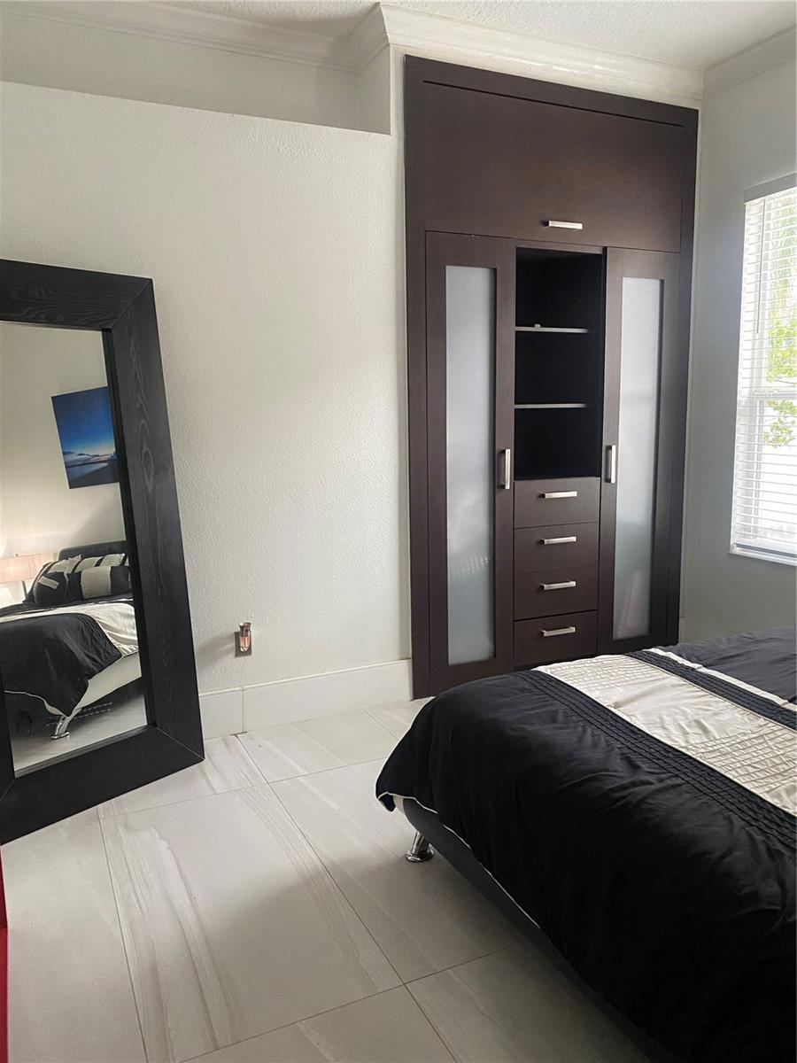 Image 16 of 29 For 1917 Pamlynne Place