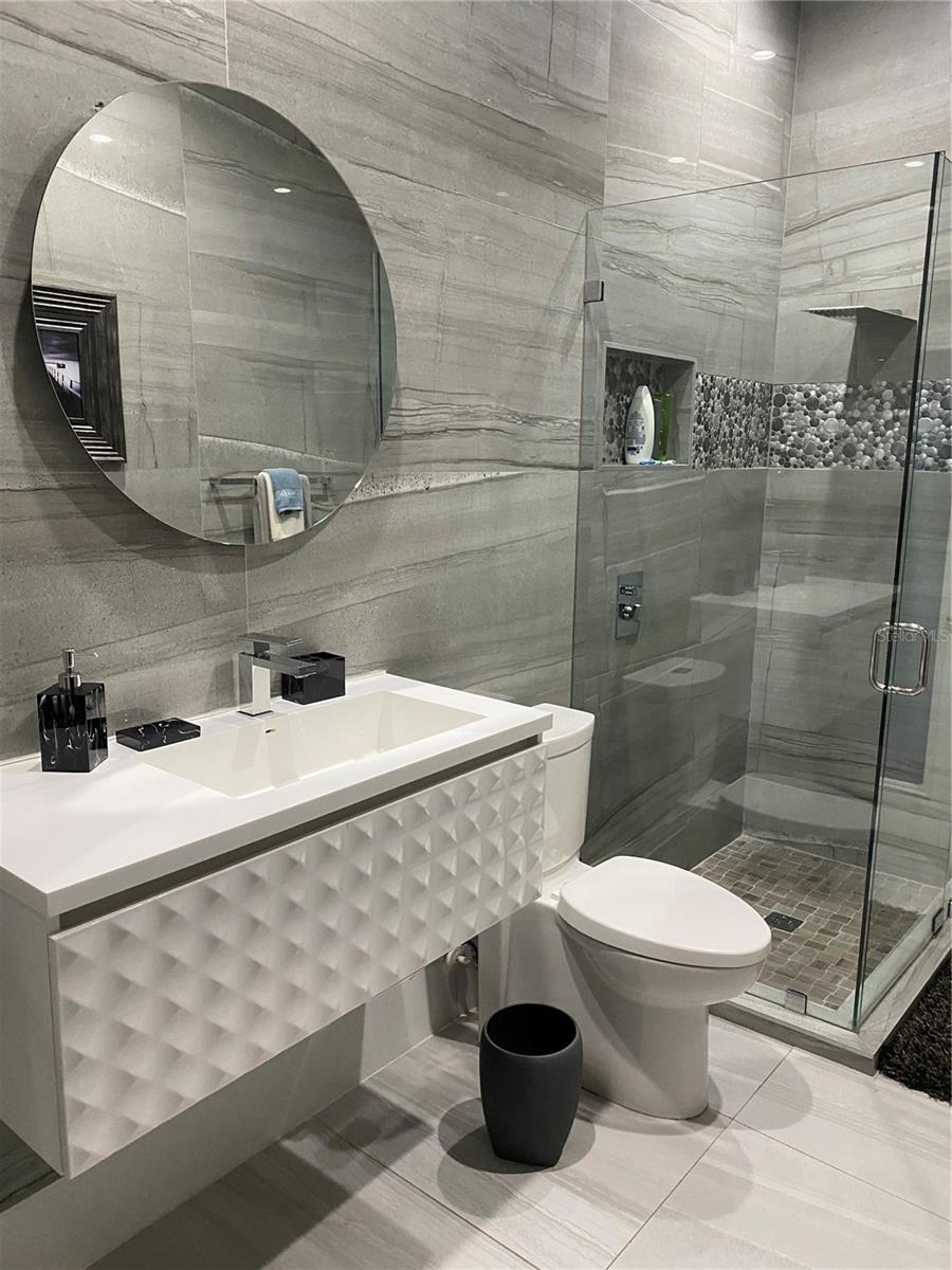 Image 18 of 29 For 1917 Pamlynne Place