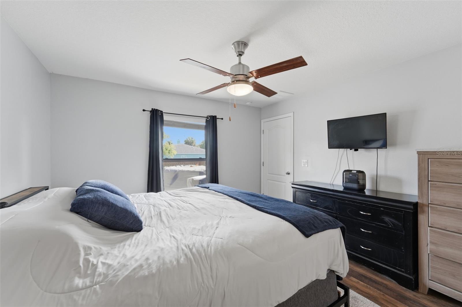 Image 28 of 39 For 1915 Bayport Drive