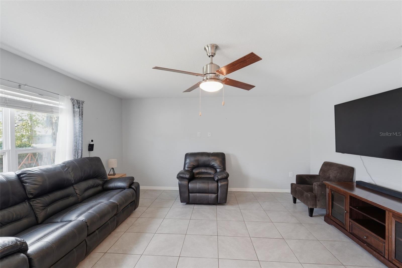 Image 6 of 39 For 1915 Bayport Drive