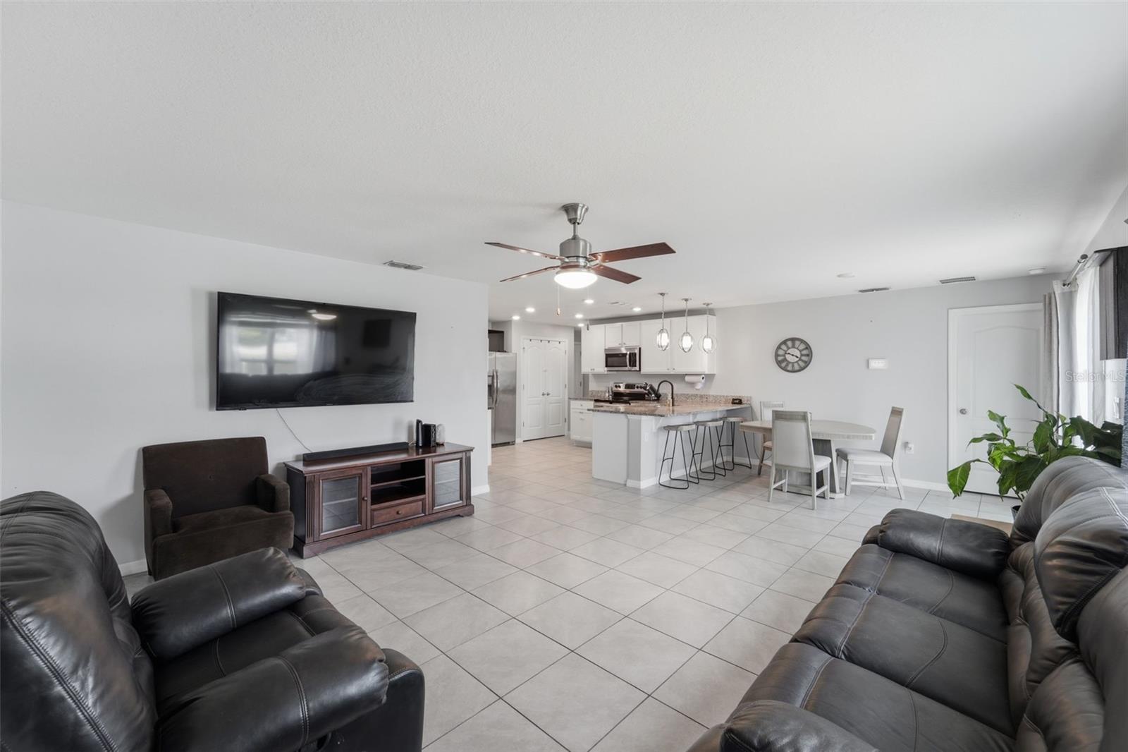 Image 7 of 39 For 1915 Bayport Drive