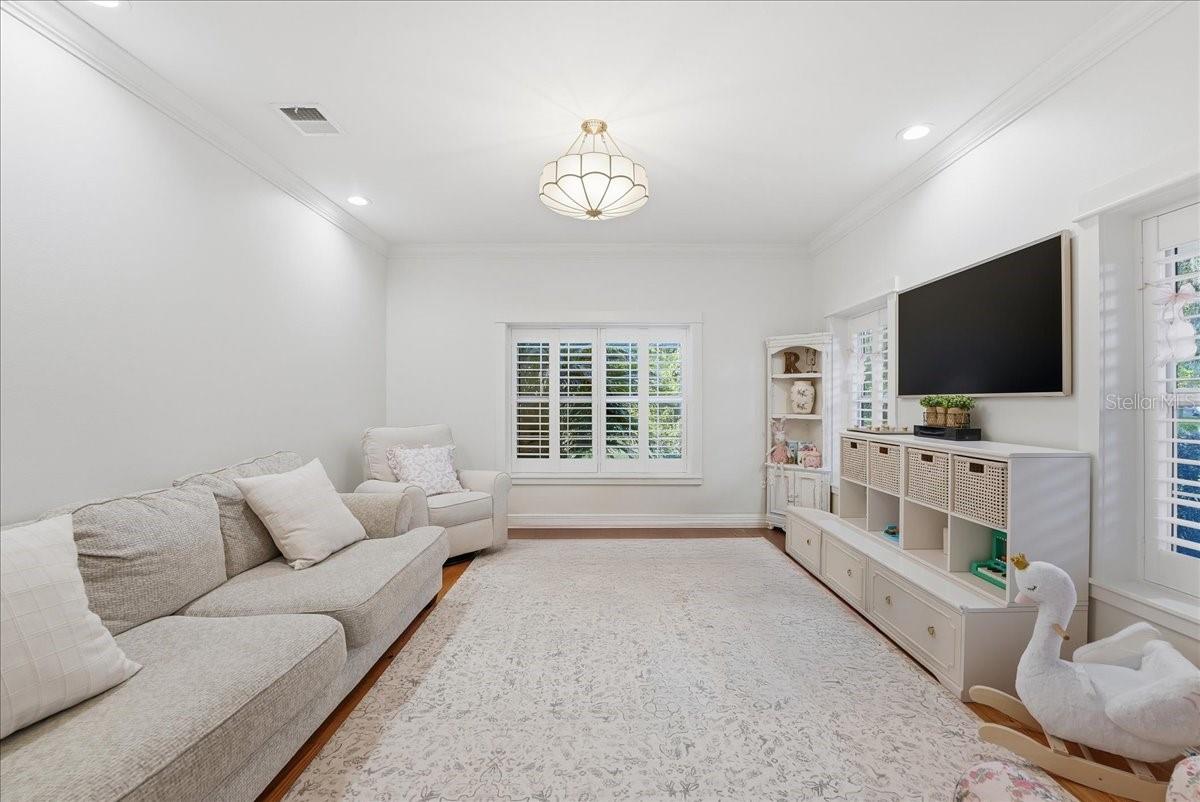 Image 18 of 71 For 1190 Sugar Belt Drive