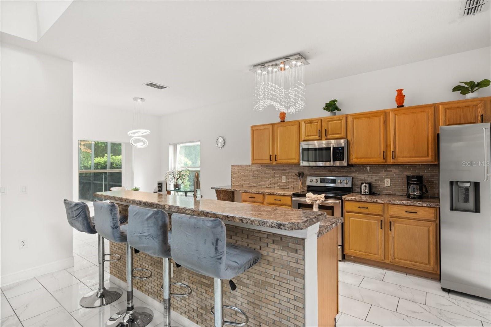 Image 11 of 38 For 4722 Cumbrian Lakes Drive