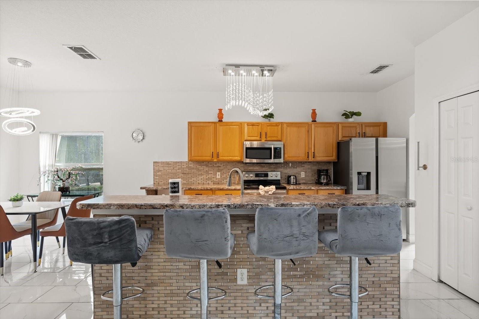 Image 12 of 38 For 4722 Cumbrian Lakes Drive