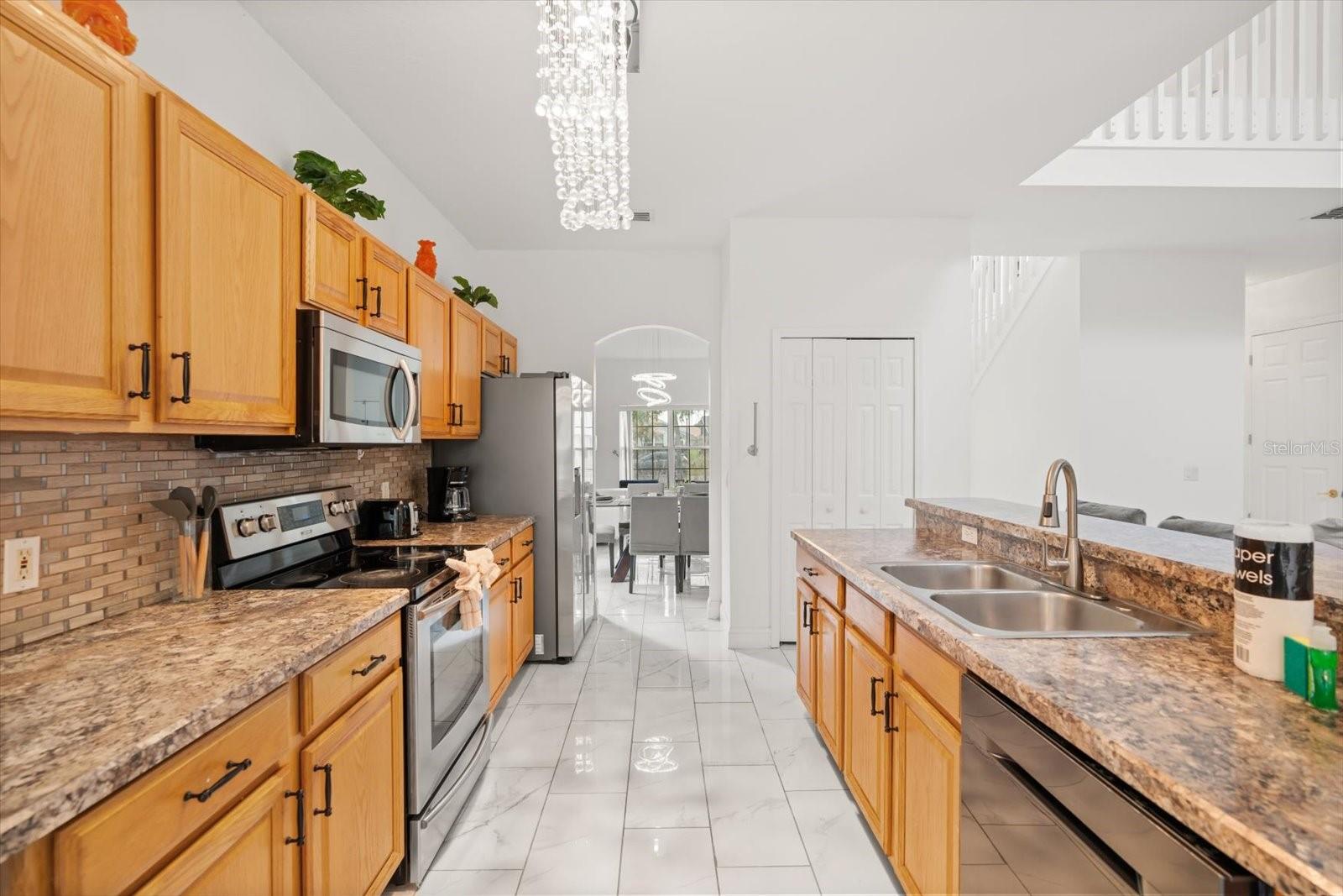 Image 13 of 38 For 4722 Cumbrian Lakes Drive