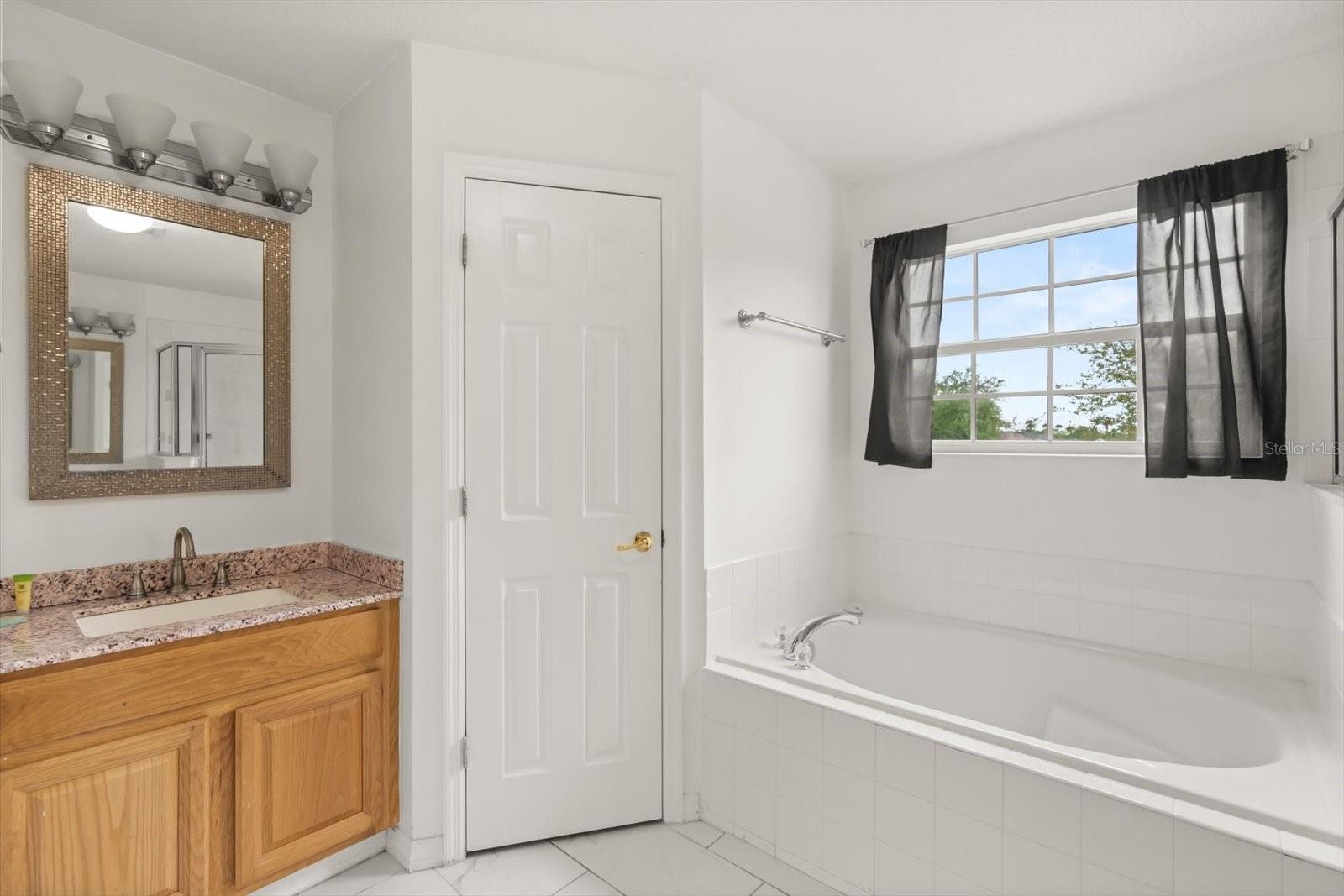 Image 25 of 38 For 4722 Cumbrian Lakes Drive