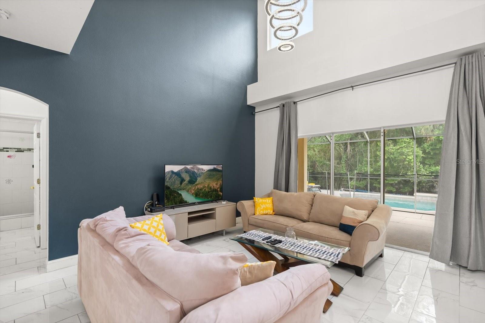 Image 5 of 38 For 4722 Cumbrian Lakes Drive