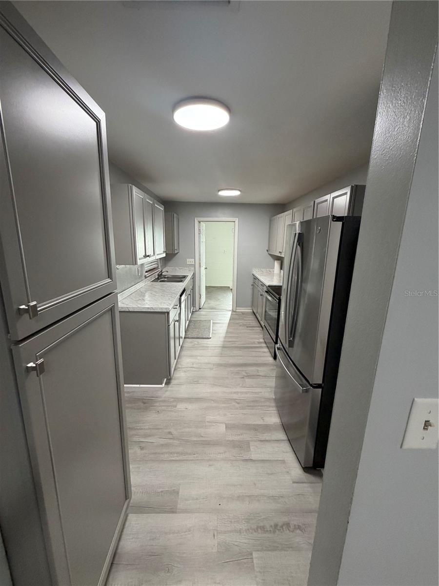 Image 11 of 32 For 898 Rich Drive