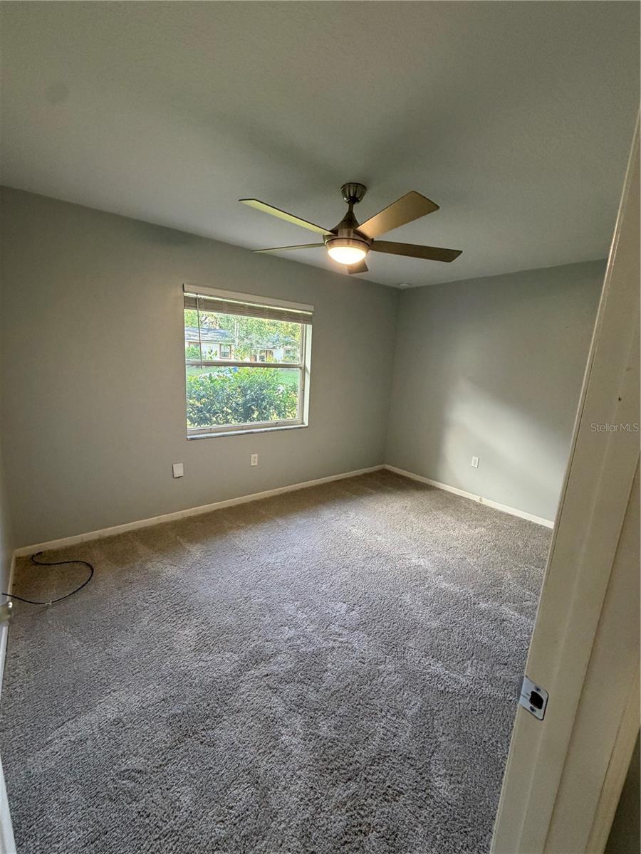 Image 16 of 32 For 898 Rich Drive