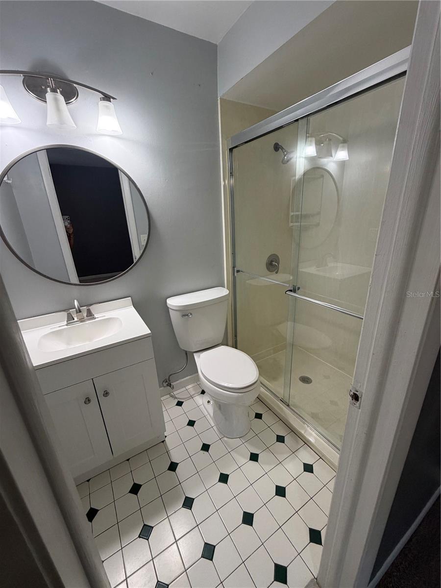 Image 17 of 32 For 898 Rich Drive