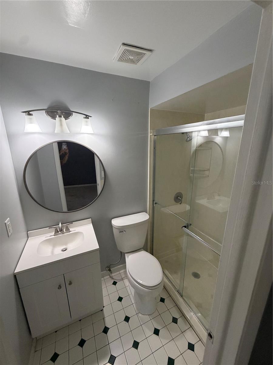 Image 18 of 32 For 898 Rich Drive