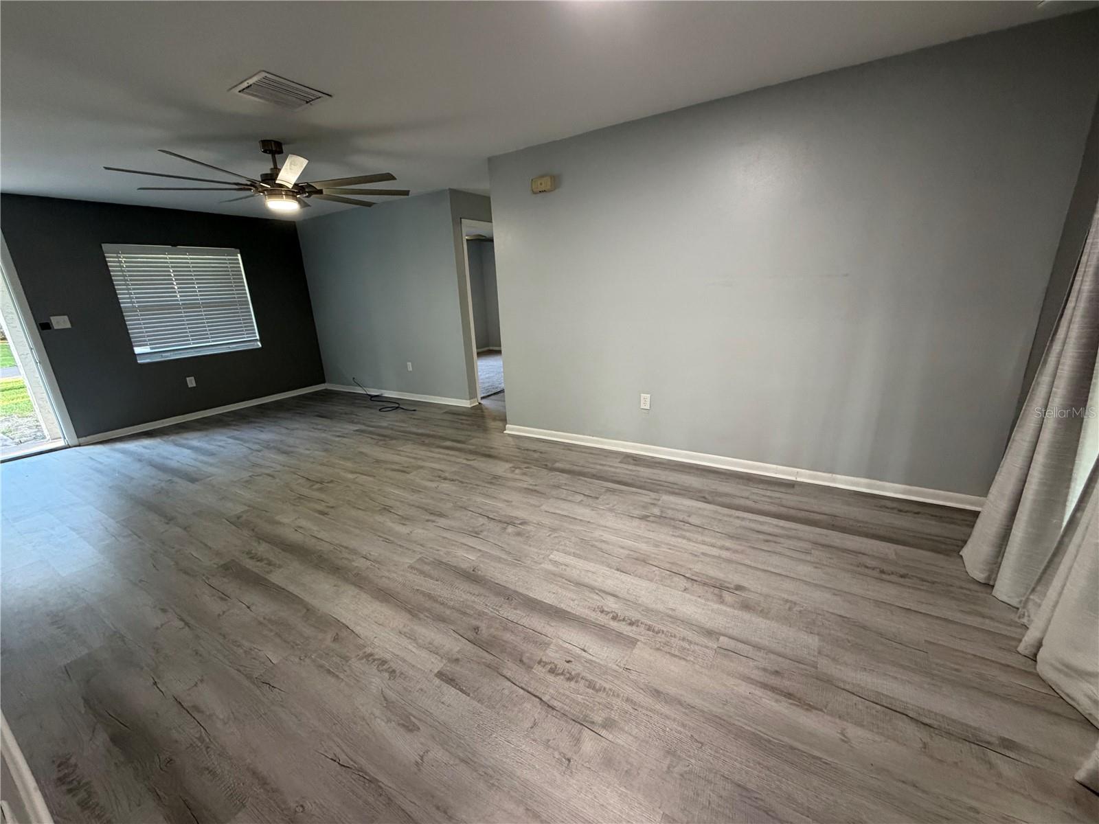 Image 25 of 32 For 898 Rich Drive