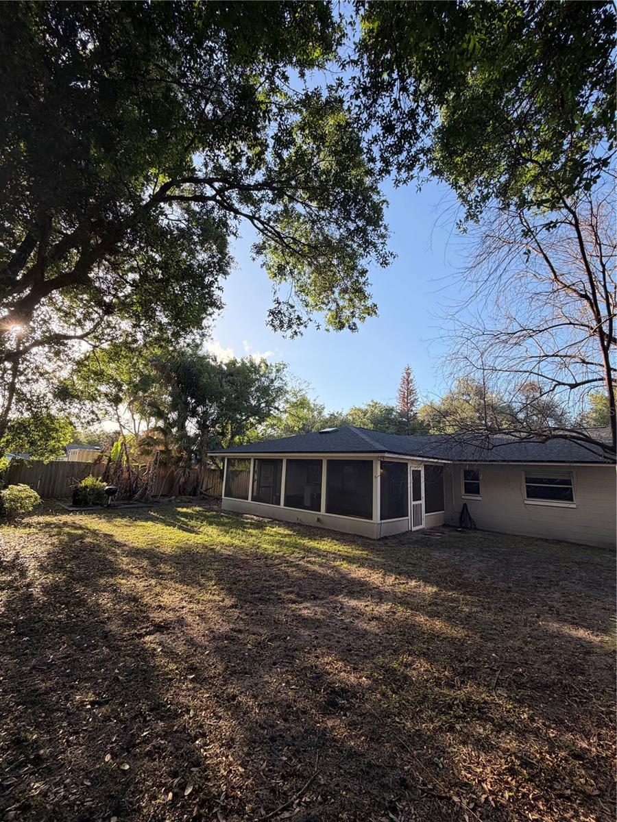 Image 30 of 32 For 898 Rich Drive