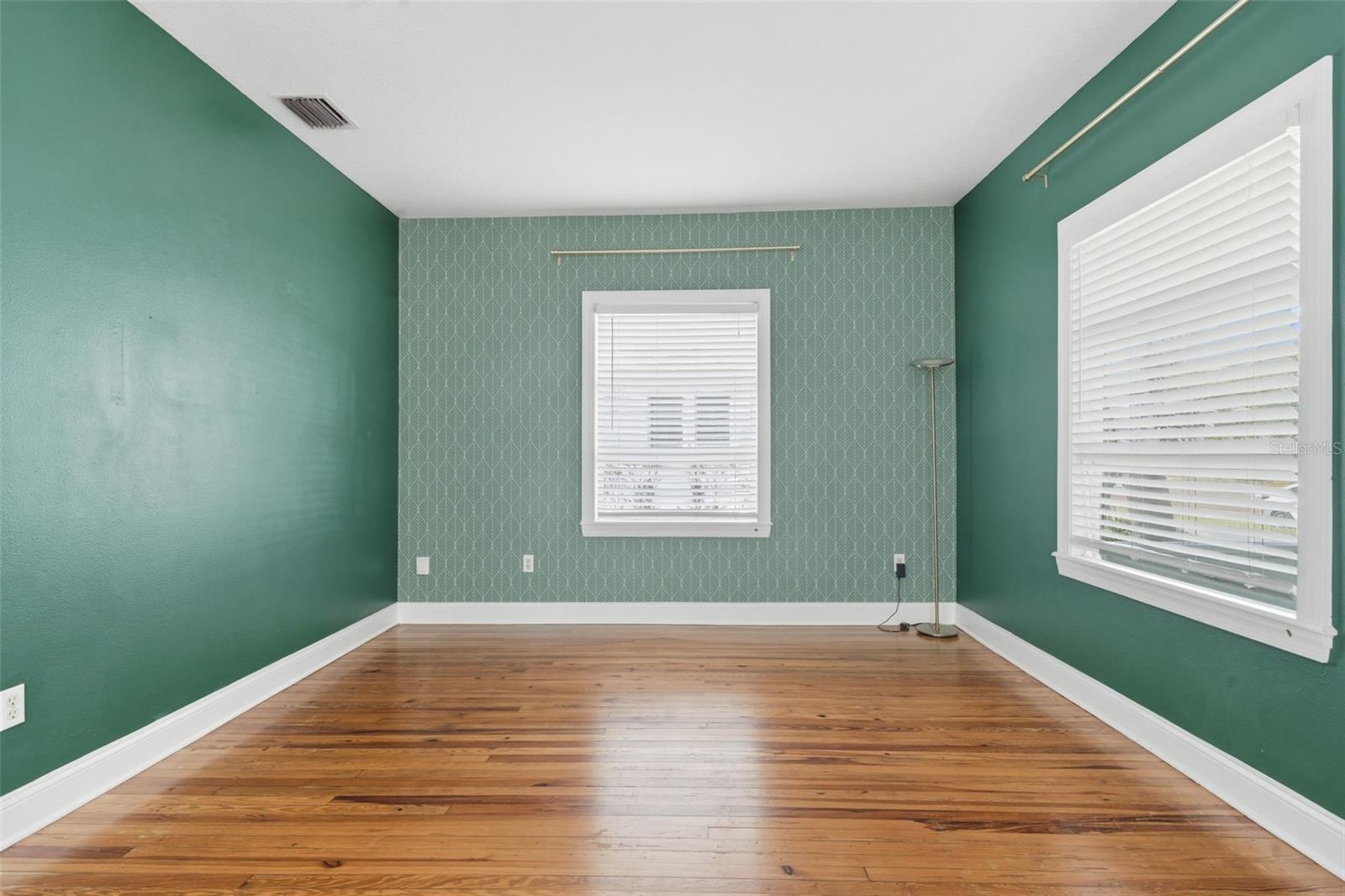 Image 4 of 22 For 1406 Ridgewood Street