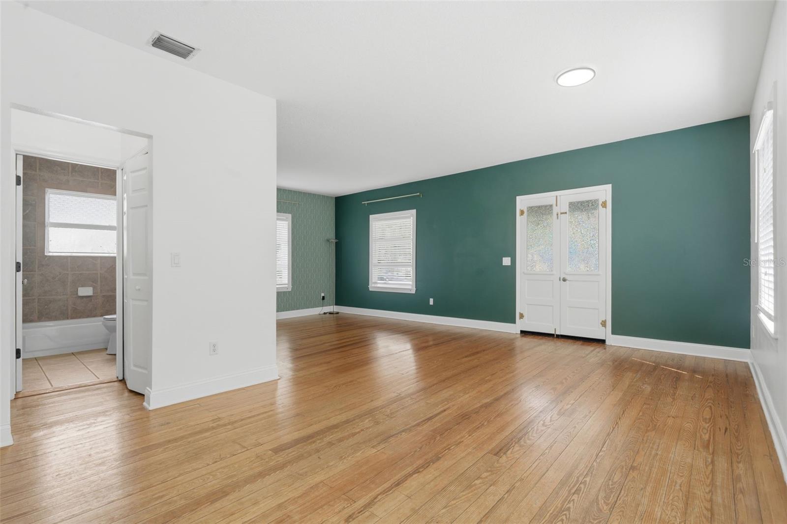 Image 7 of 22 For 1406 Ridgewood Street