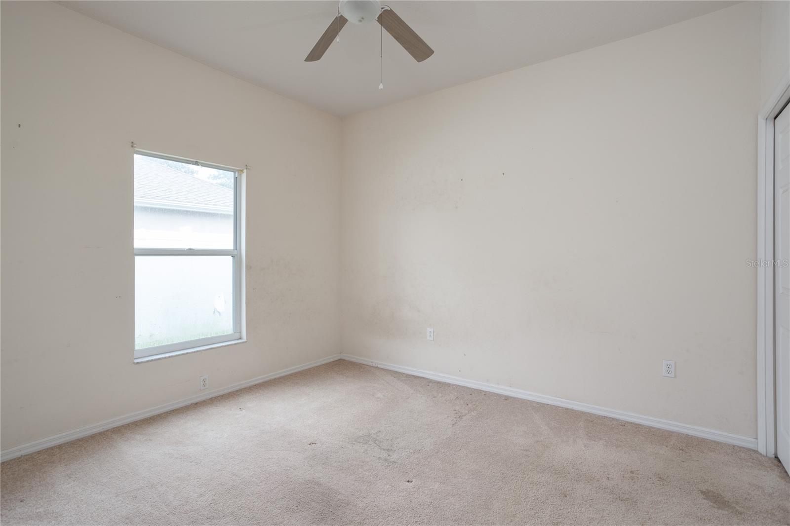 Image 28 of 38 For 424 Stonehenge Circle