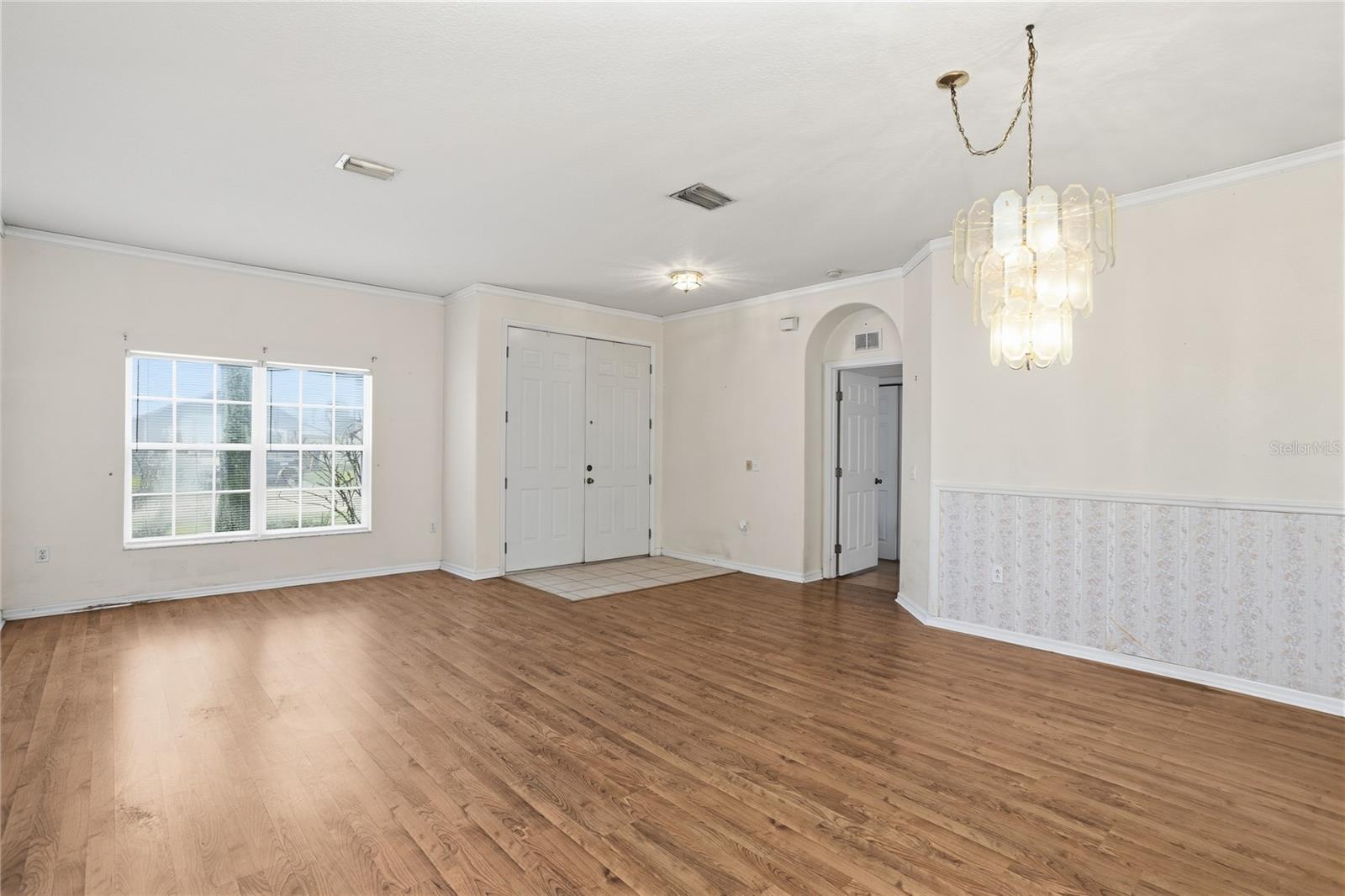 Image 5 of 38 For 424 Stonehenge Circle