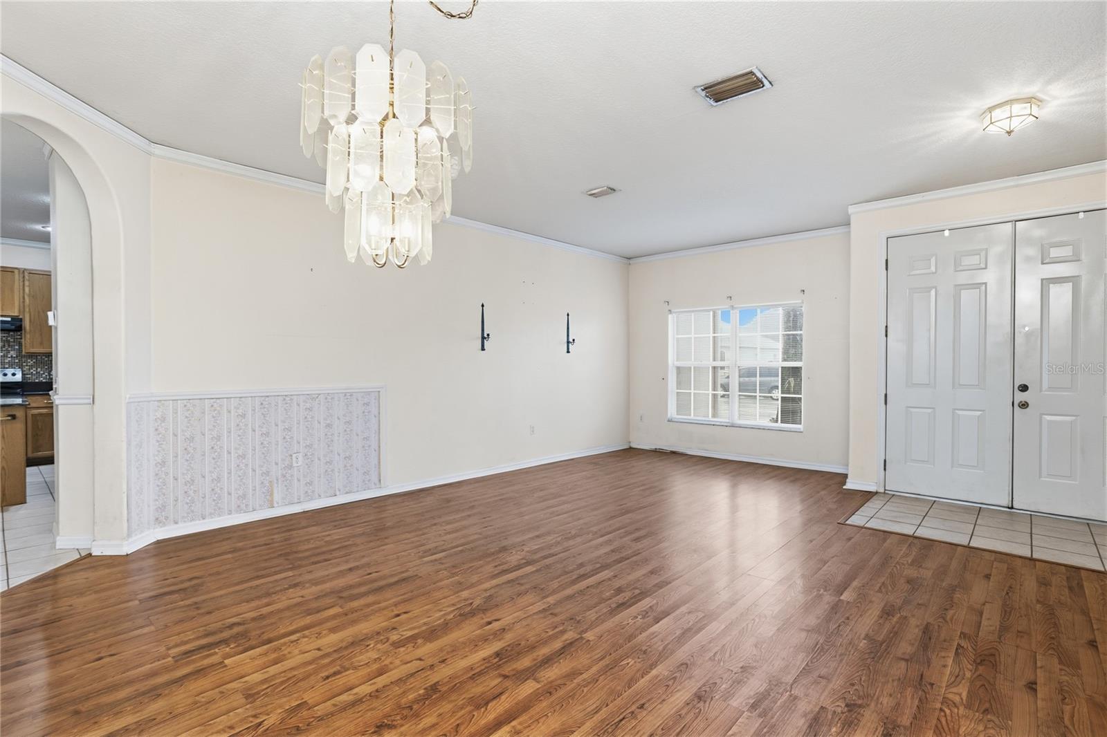 Image 6 of 38 For 424 Stonehenge Circle