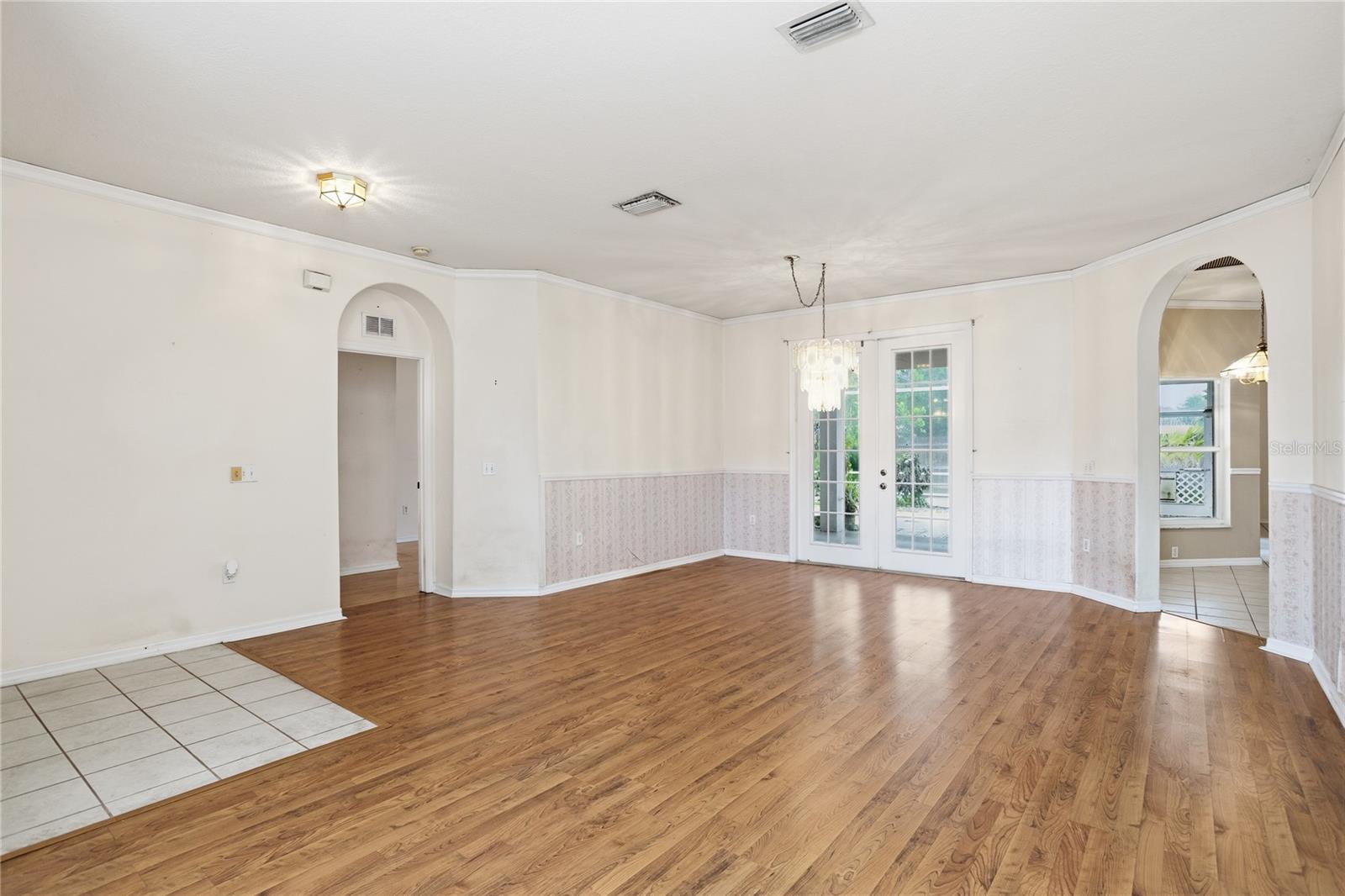 Image 8 of 38 For 424 Stonehenge Circle