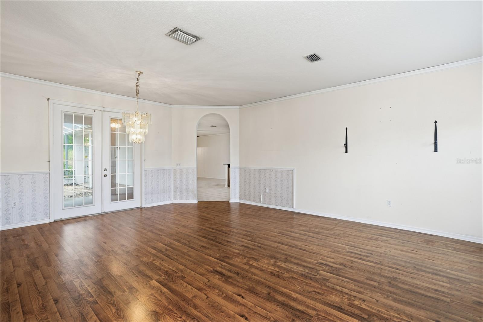 Image 9 of 38 For 424 Stonehenge Circle