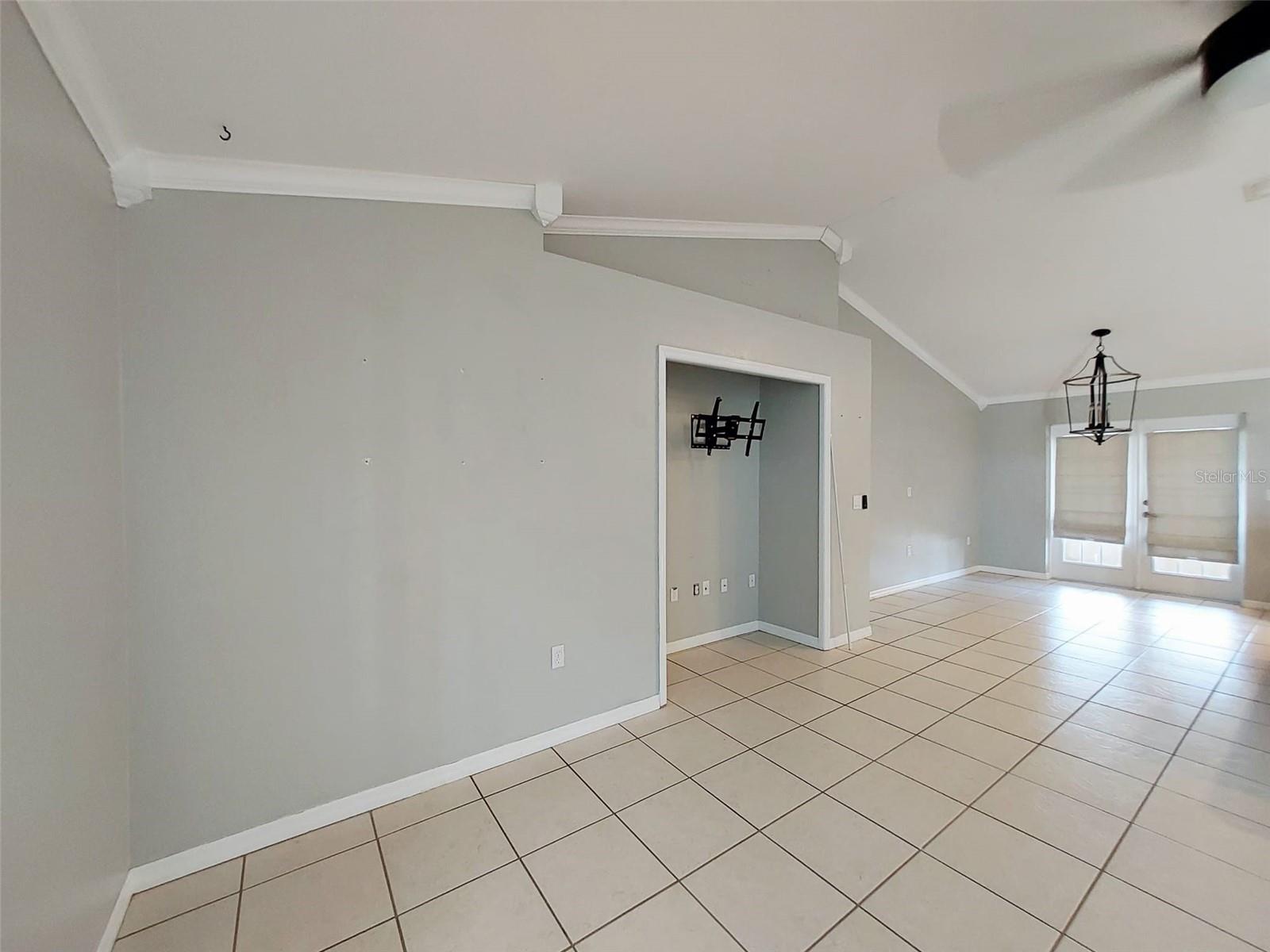 Image 27 of 32 For 4031 Santa Barbara Drive