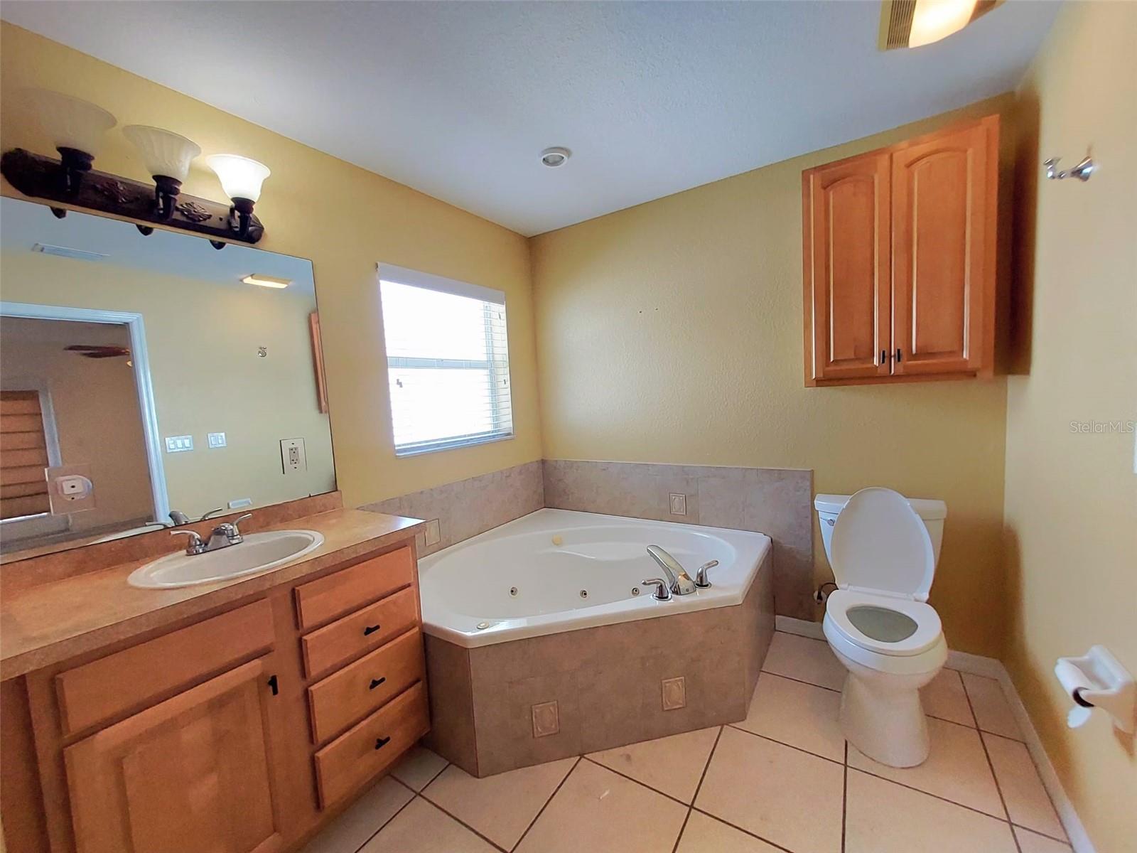 Image 28 of 32 For 4031 Santa Barbara Drive